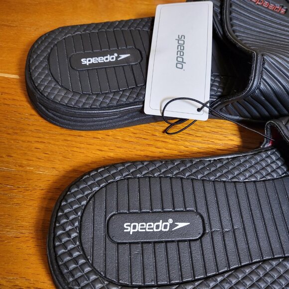 Speedo Men's Crossover Slide Sandals Size 12 Black/Red NEW - Picture 3 of 8